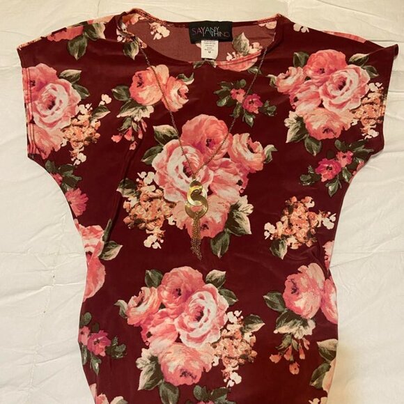 Burgandy skirt and matching floral blouse with removable gold necklace - Picture 3 of 13